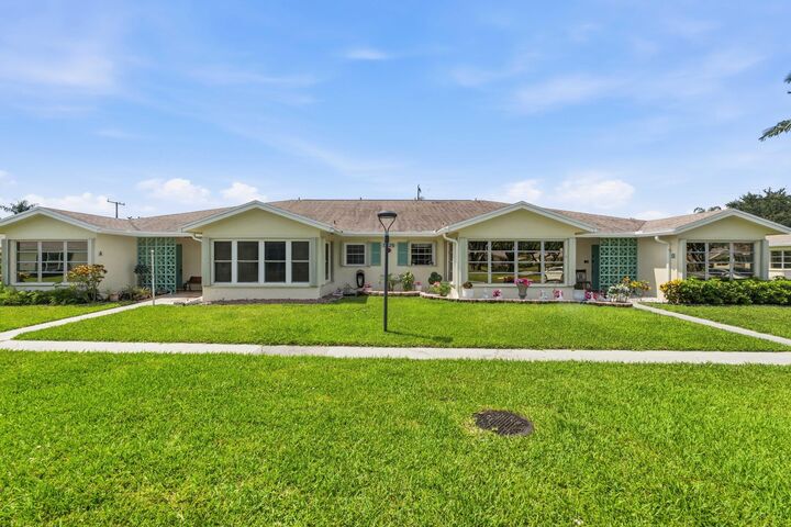 Property Photo:  5126 Lakefront Boulevard B  FL 33484 