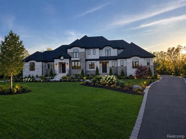 Property Photo:  1812 Vista Drive  MI 48363 