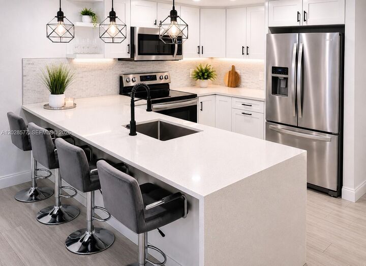Property Photo: 14311 N Kendall Dr 206A FL 33186