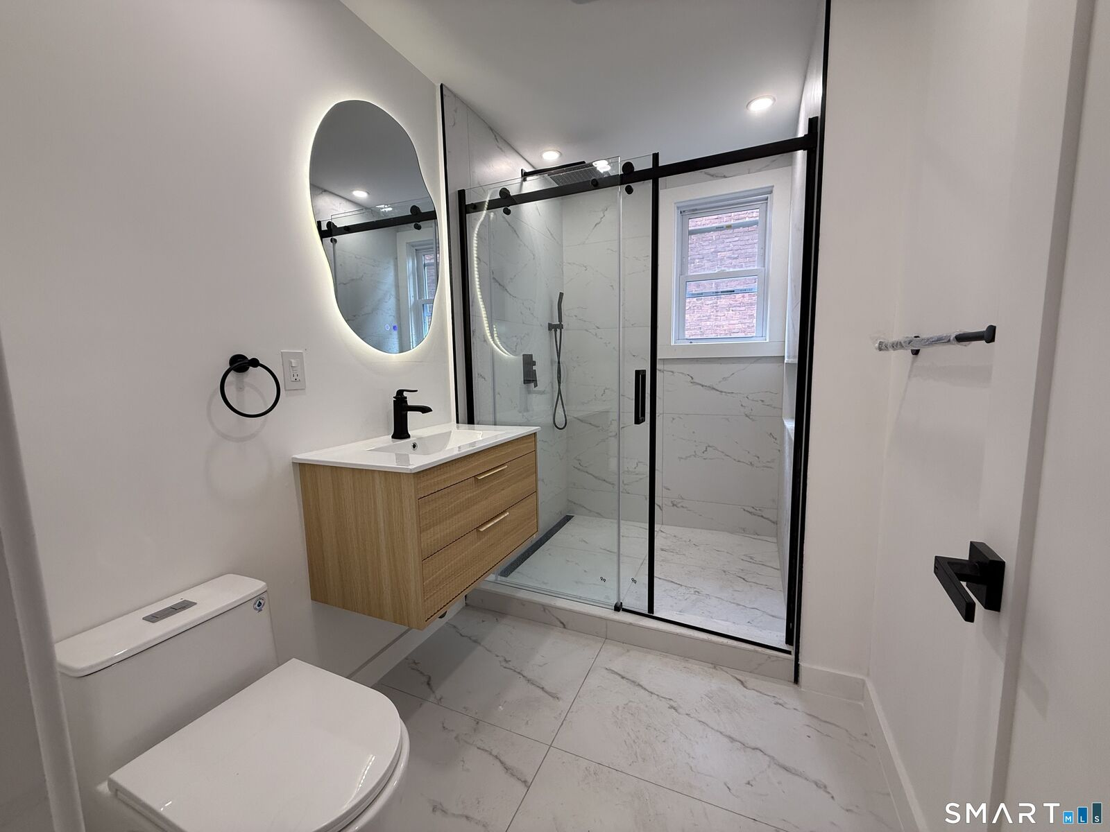 Property Photo: 21-23 Elliott Street 1 CT 06114
