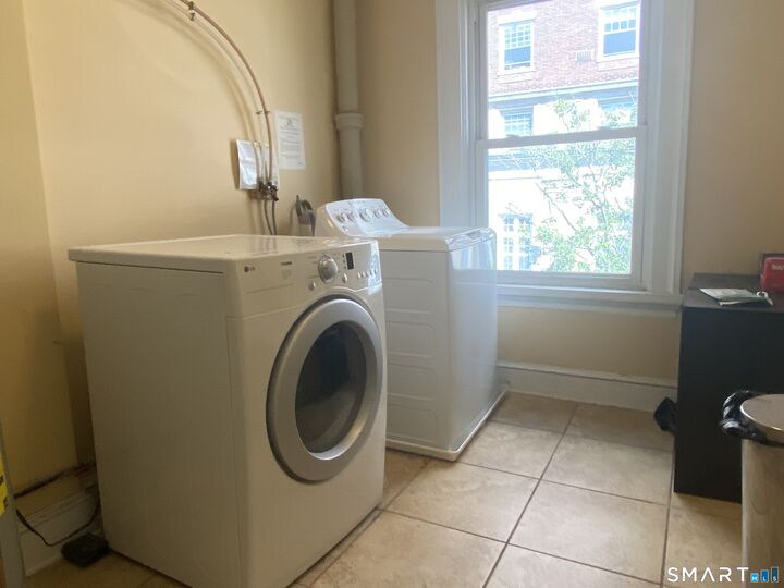 Property Photo:  270 College Street 3  CT 06510 