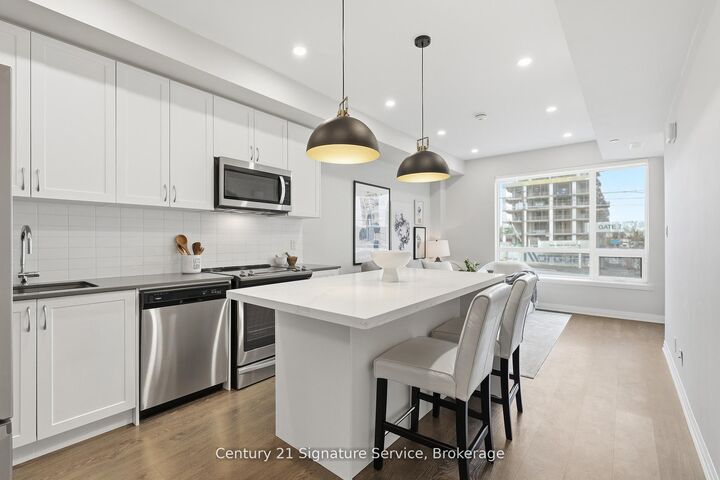 Property Photo: 1238 Cawthra Road 2 ON L5G 0B6