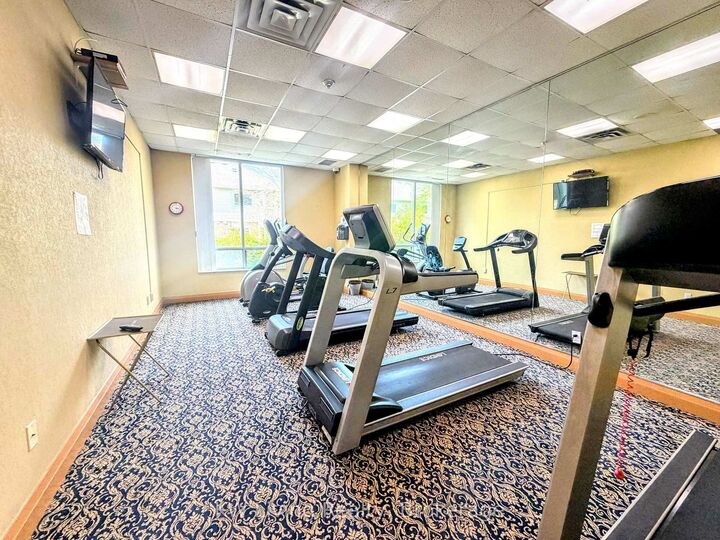 Property Photo: 29 Northern Heights Drive 1005 ON L4B 4L8
