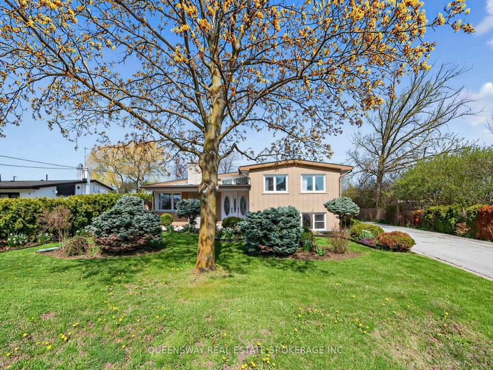 Property Photo: 517 Pinegrove Road ON L6K 2C2