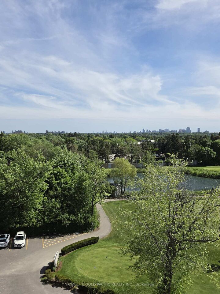Property Photo: 399 Royal Orchard Boulevard 519 ON L3T 0H3