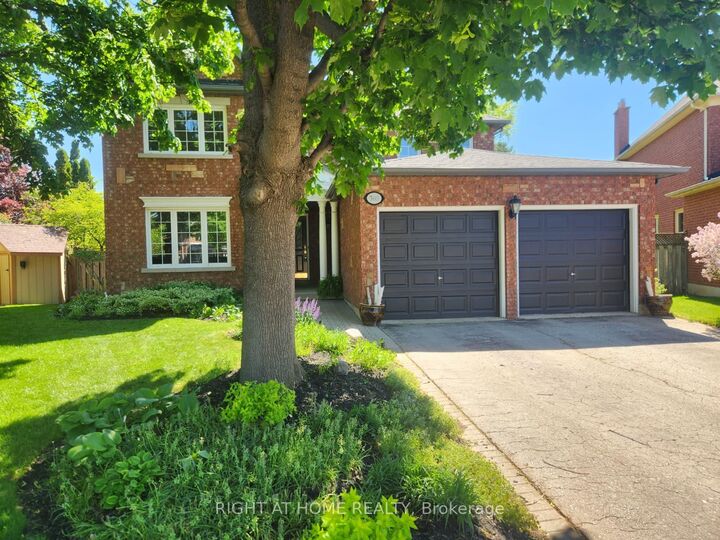 Property Photo: 560 Chagall Court ON L5R 3A8