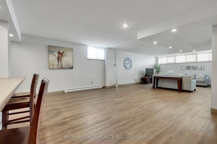 2 Mowat Avenue 206 — photo 1