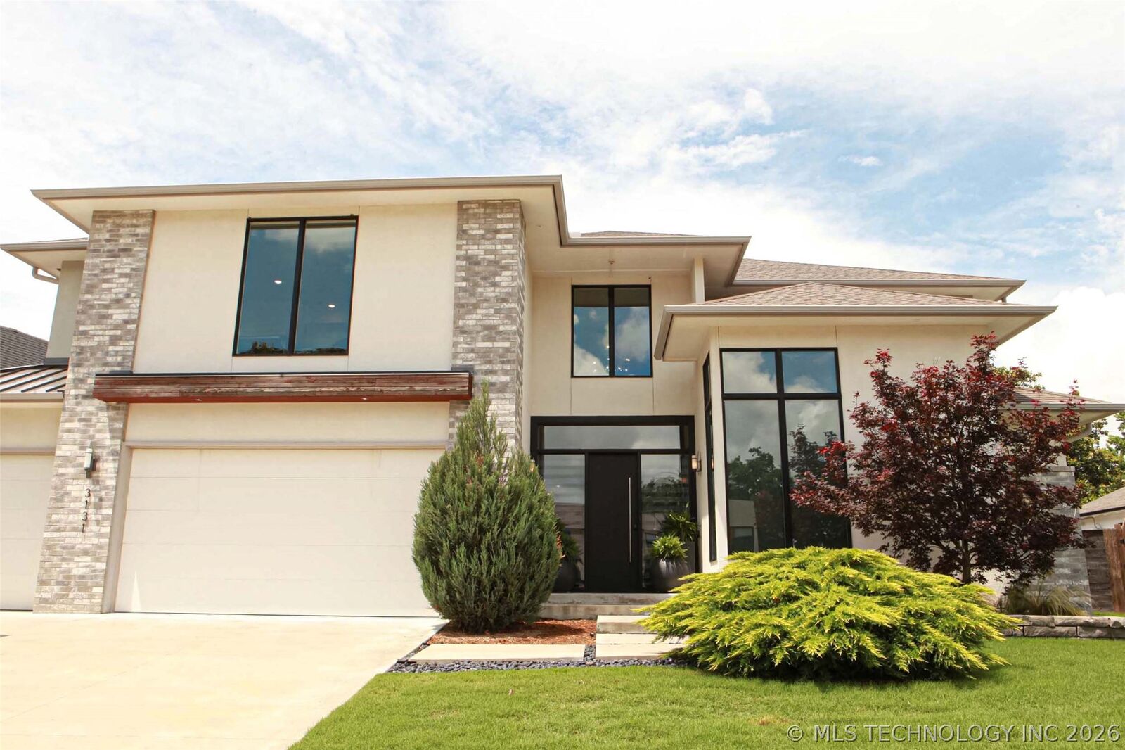 Property Photo:  3131 E 26th Place  OK 74114 