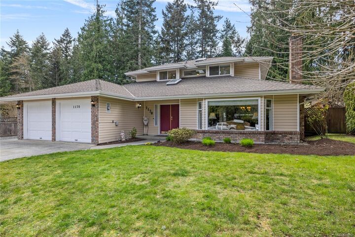 1170 Clubhouse Dr — photo 1