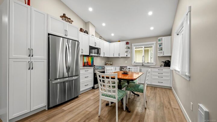Property Photo: 3307 Kentwood Rd BC V9N 9R2