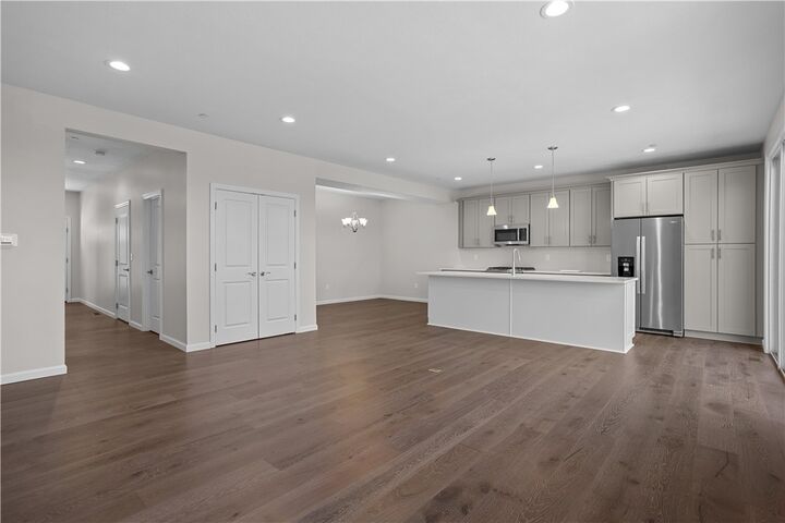 Property Photo:  413 Walnut Ct  PA 15237 
