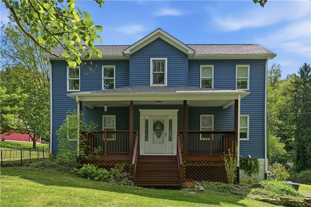 Property Photo:  2416 Magee Road Ext  PA 15143 