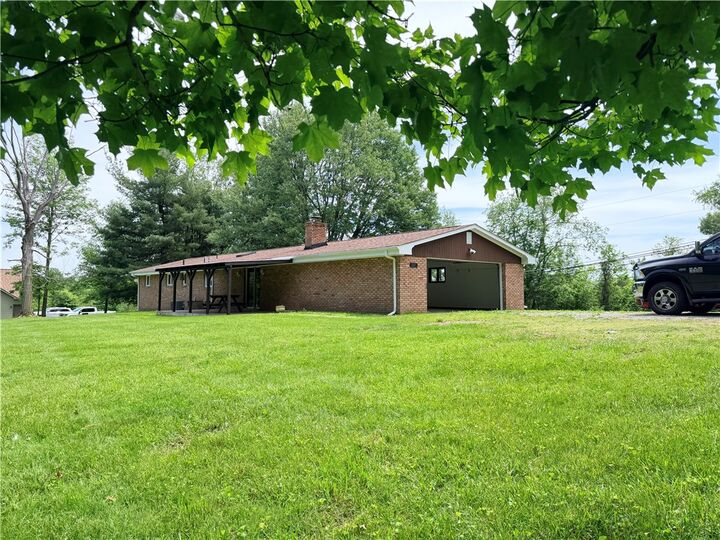 Property Photo:  207 Munntown Rd.  PA 15330 