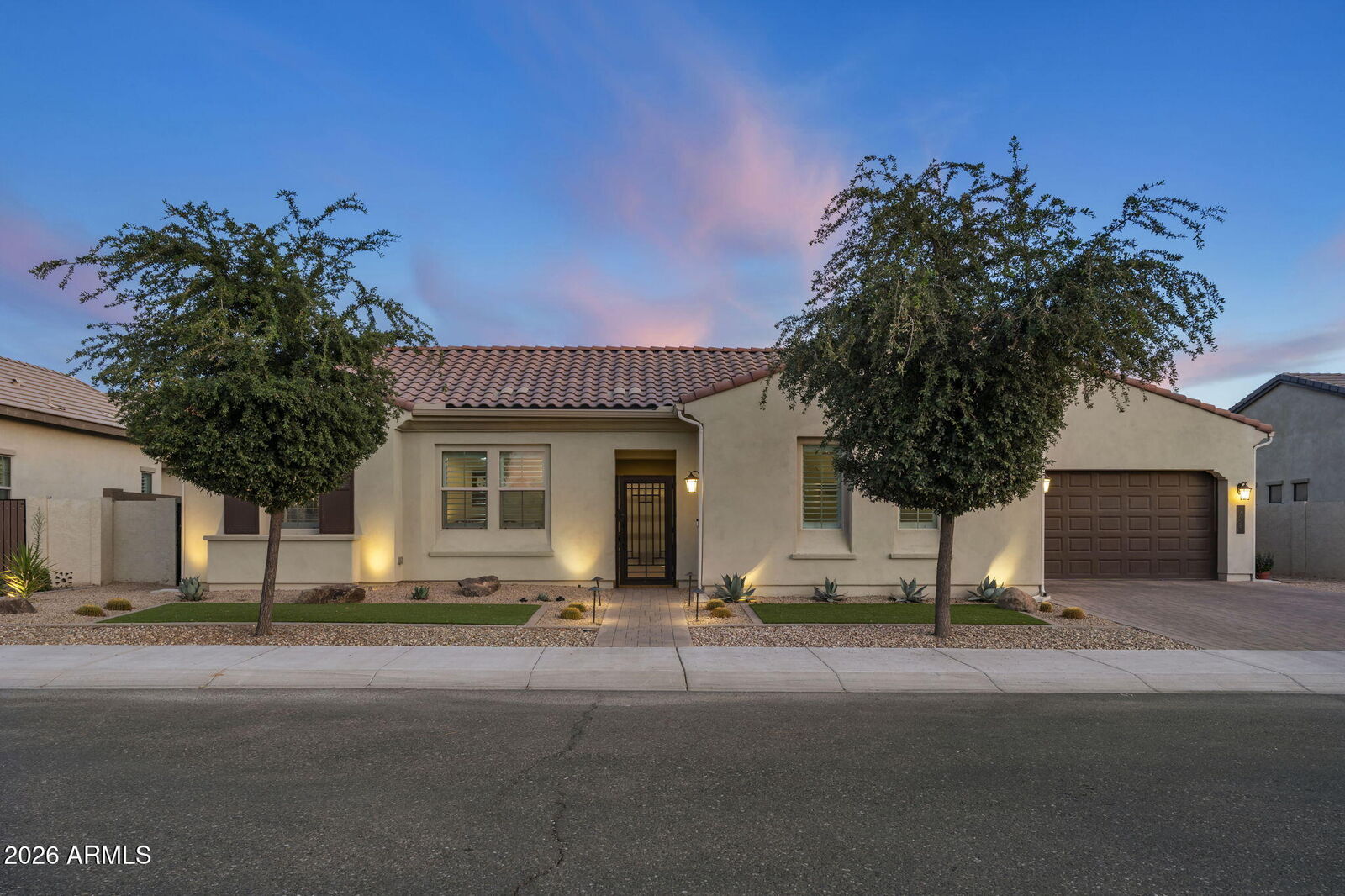Property Photo:  1823 E Watford Court  AZ 85298 
