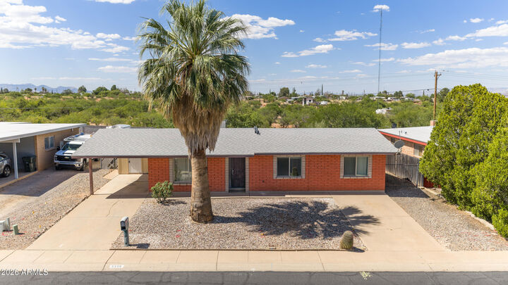 Property Photo:  5105 Camino Del Norte --  AZ 85635 