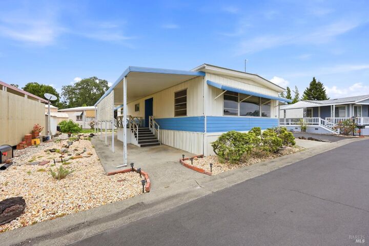 Property Photo:  512 Colonial Park Drive  CA 95403 