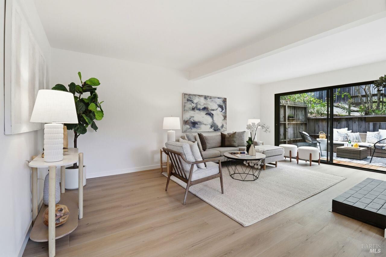 Property Photo:  318 Sylvia Way  CA 94903 