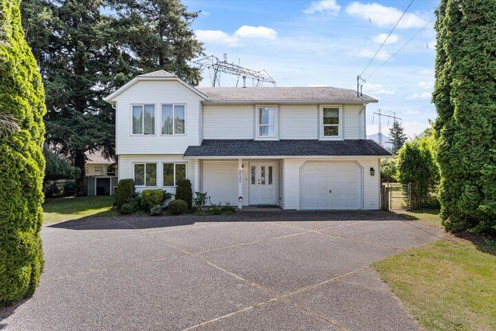 Photo de la propriété:  45322 Balmoral Avenue  BC V2R 2M4 