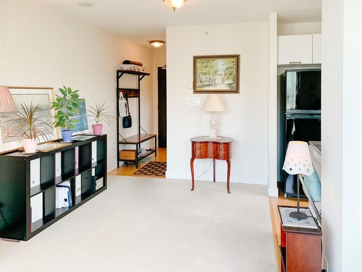 Property Photo:  