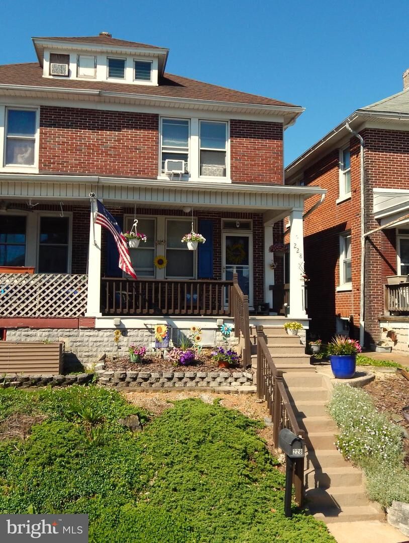 Property Photo:  228 Wise Avenue  PA 17356 