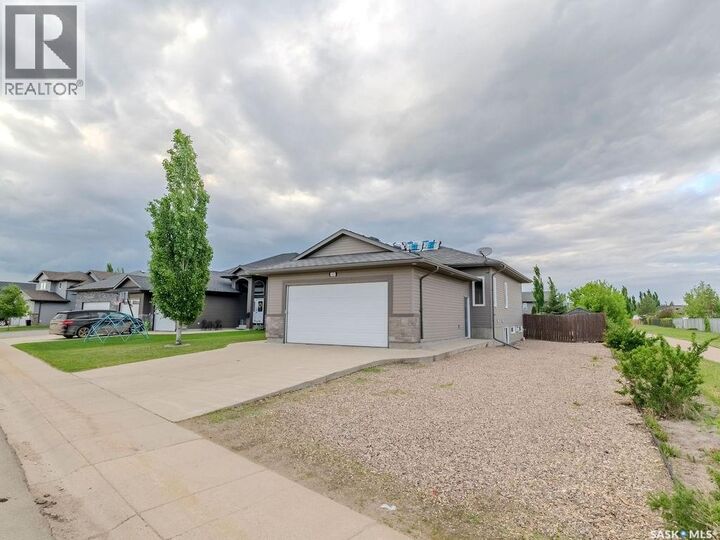 Property Photo:  625 Reimer Road  SK S0K 0A2 