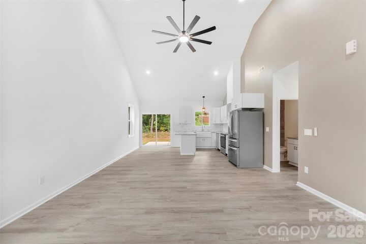 Property Photo: 1618 Eaves Road NC 28152