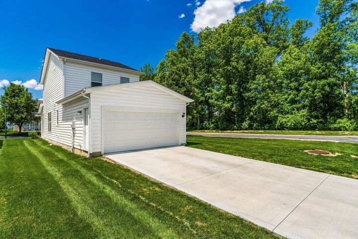 Property Photo: 2518 Tree Knoll Court OH 43219