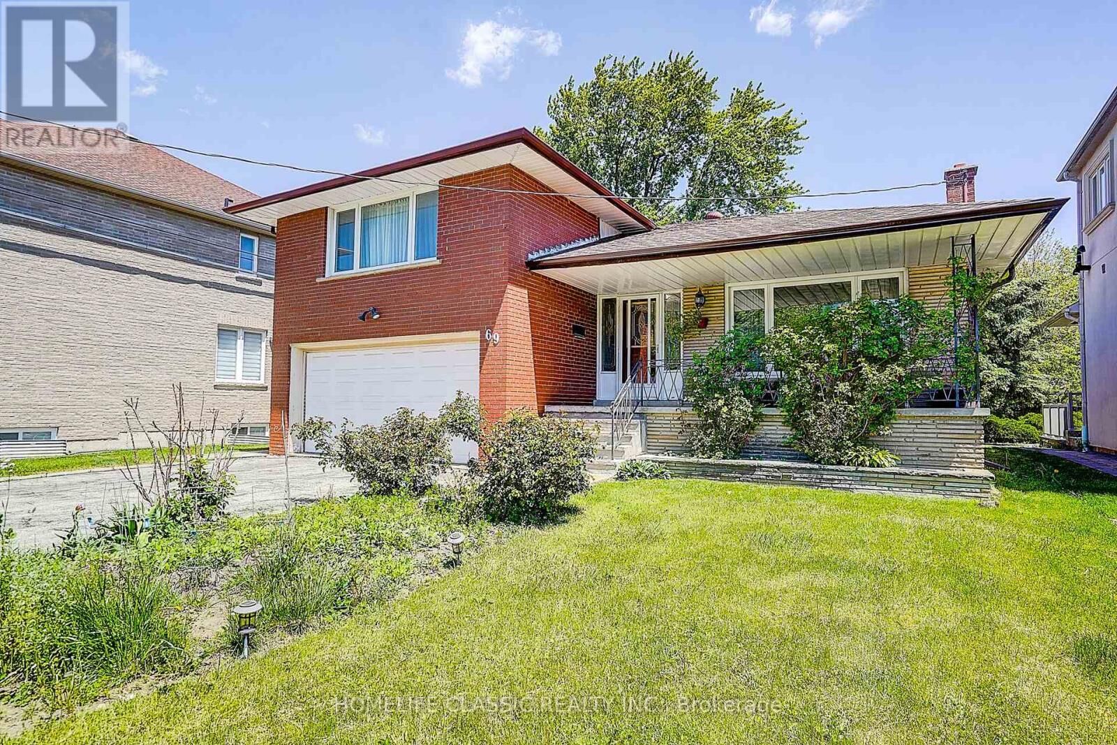Property Photo:  69 Elm Avenue  ON L4C 6K8 