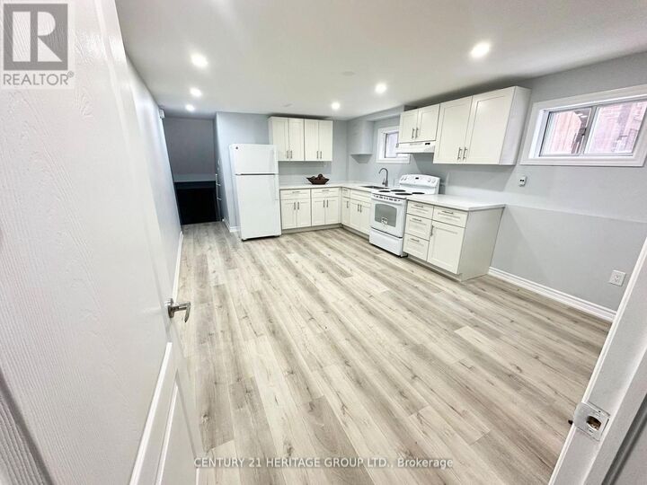 Property Photo:  32 Histon Crescent Lower  ON L6V 3R1 
