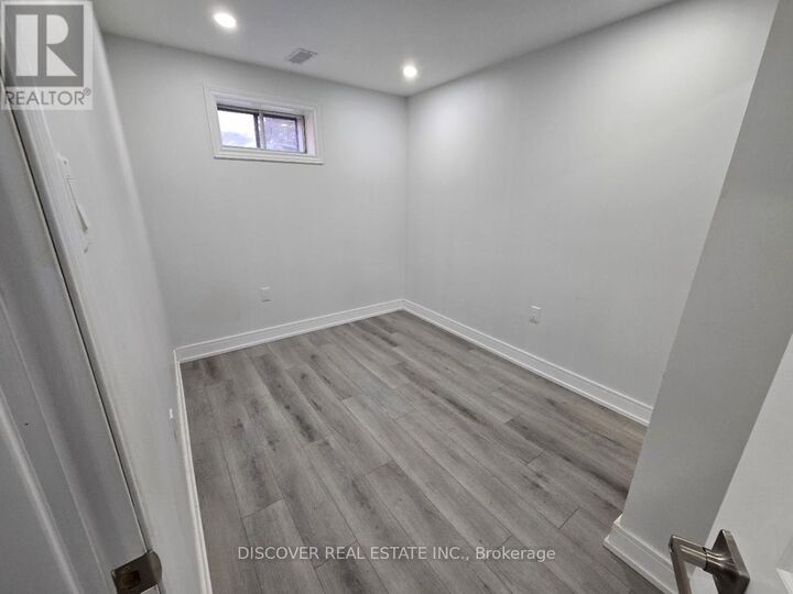Photo de la propriété:  186 Floradale Drive  ON L5B 1G3 