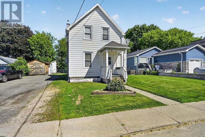 Property Photo: 58 Abbott Street ON K6V 4A6