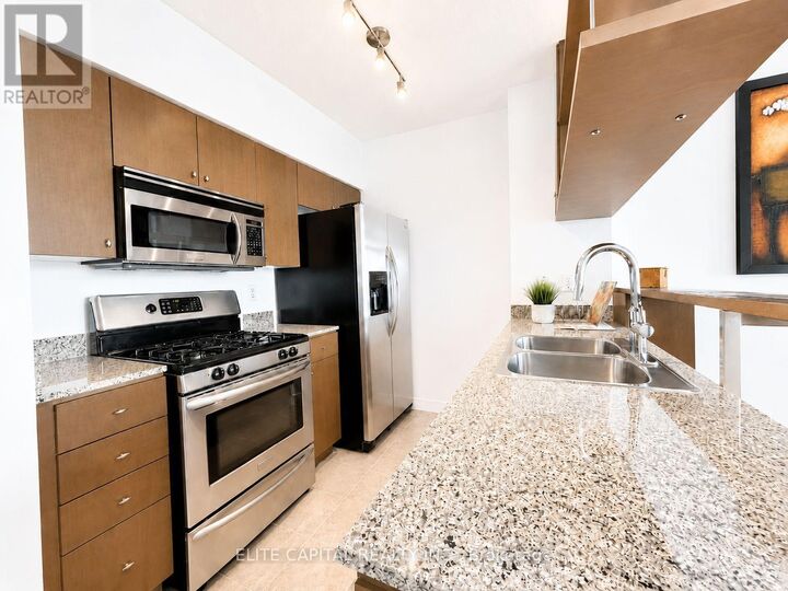 Property Photo:  10 Navy Wharf Court 1008  ON M5V 3V2 