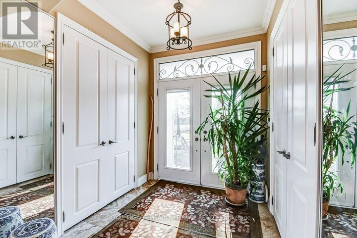 Property Photo:  591 Lakeside Avenue  ON L5G 1N7 