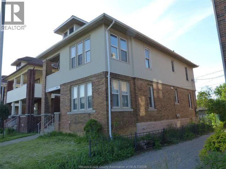 Property Photo:  1140 Giles Boulevard East  ON N9A 4G4 