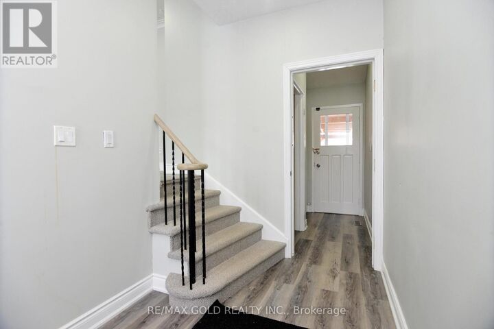 Property Photo: 70 Greystone Crescent ON L7G 1G9