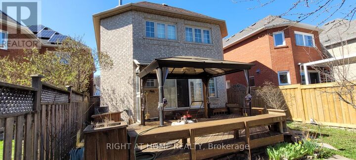 Property Photo:  377 Turnberry Crescent  ON L4Z 3W3 