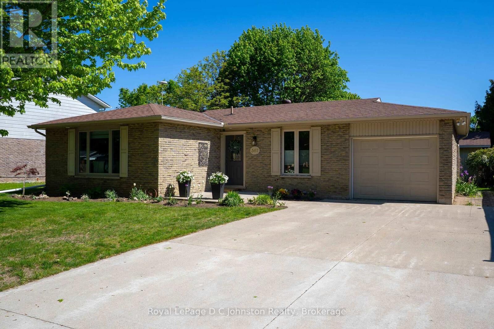 Property Photo:  367 Crawford Street  ON N0H 2C2 