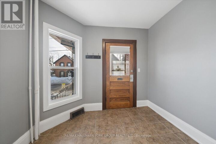 Property Photo:  16 Albert Street North  ON L3V 5K1 
