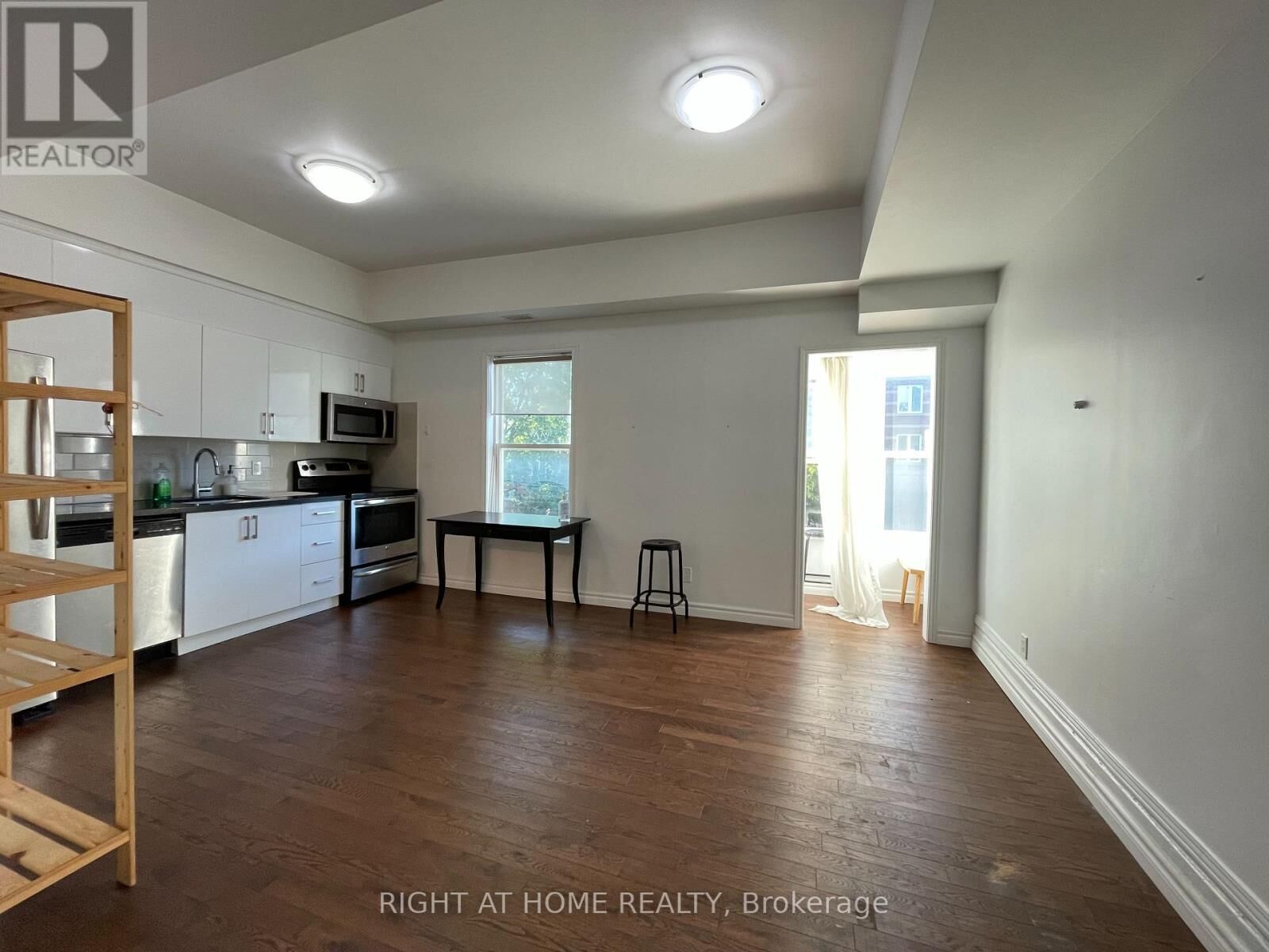 Property Photo:  97 D'Arcy Street 2  ON M5T 1J9 