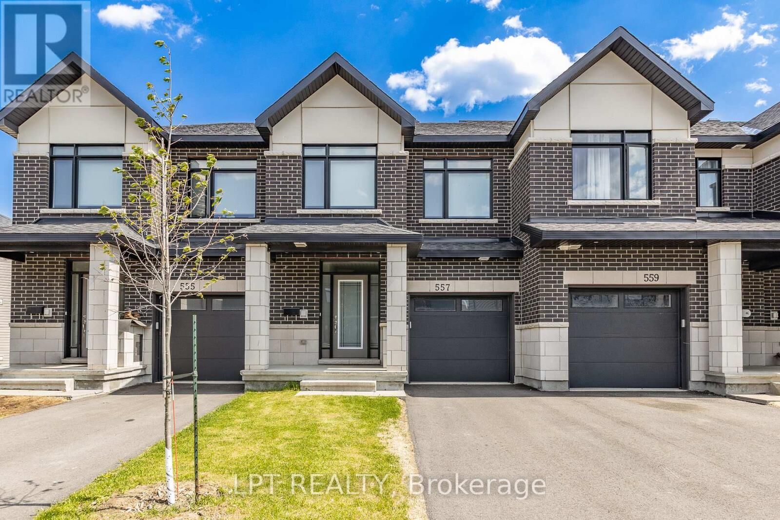 Property Photo: 557 Tahoe Heights ON K1T 0X4