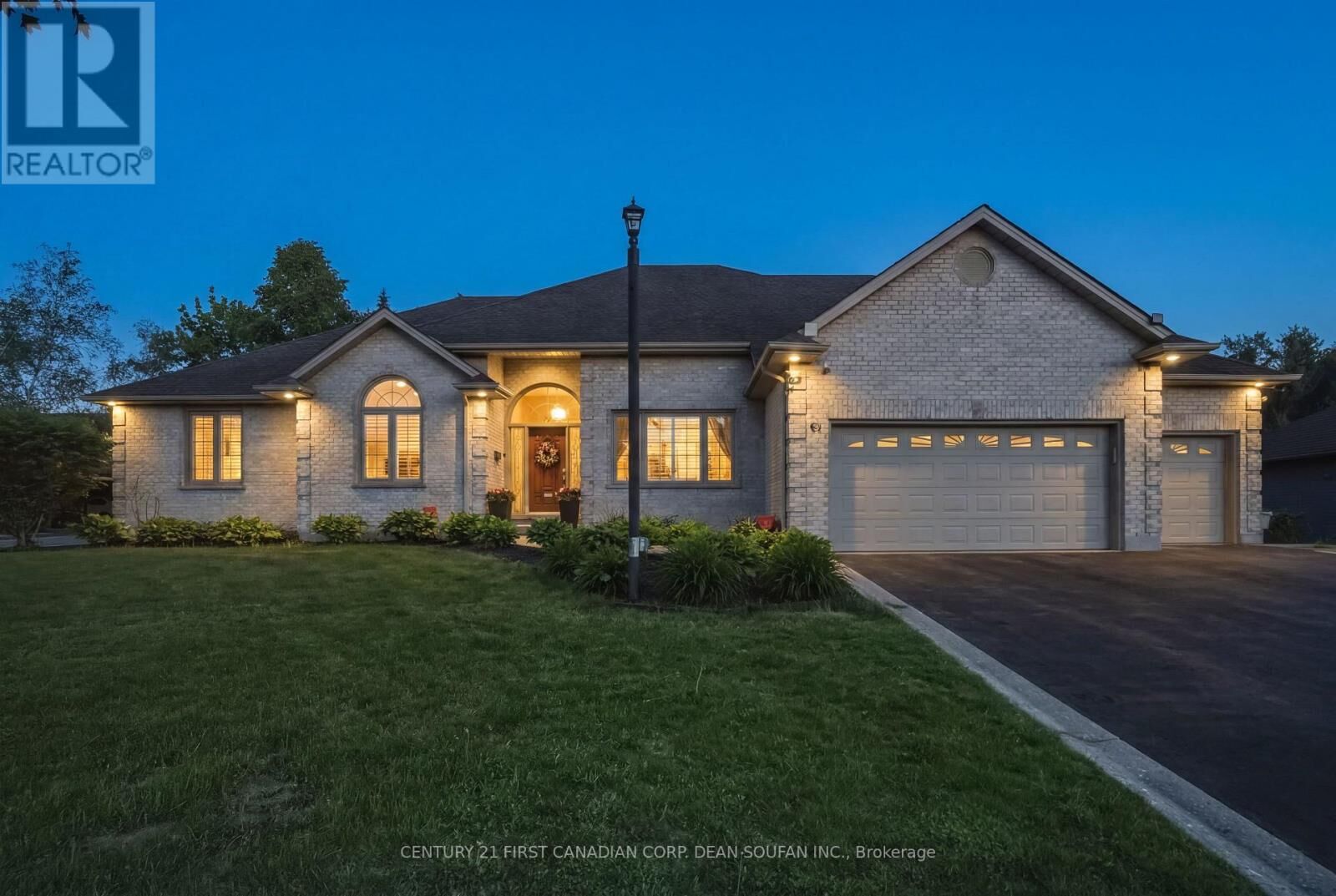 Property Photo: 87 Sir James Court ON N0M 1C0