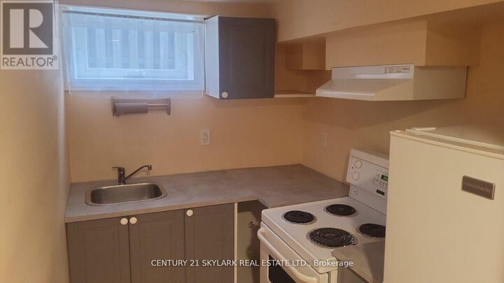 Photo de la propriété:  44 Holswade Road Basement  ON M1L 2G3 