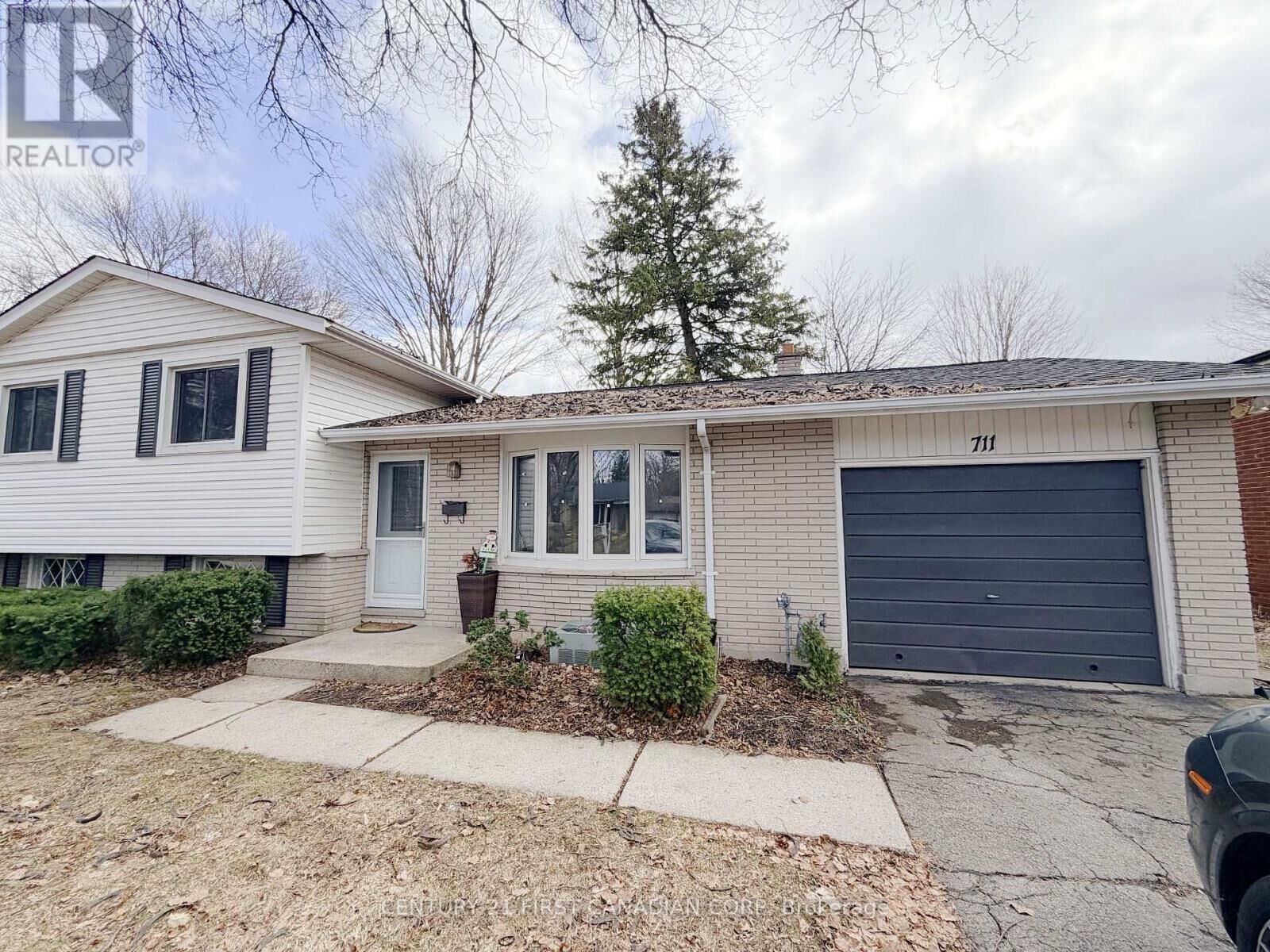Property Photo:  711 Algoma Avenue  ON N5X 1W4 