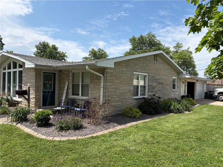 Property Photo:  701 W Madison Avenue  IL 62411 