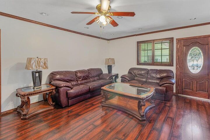 Property Photo:  2930 W Florence Avenue  CA 90043 