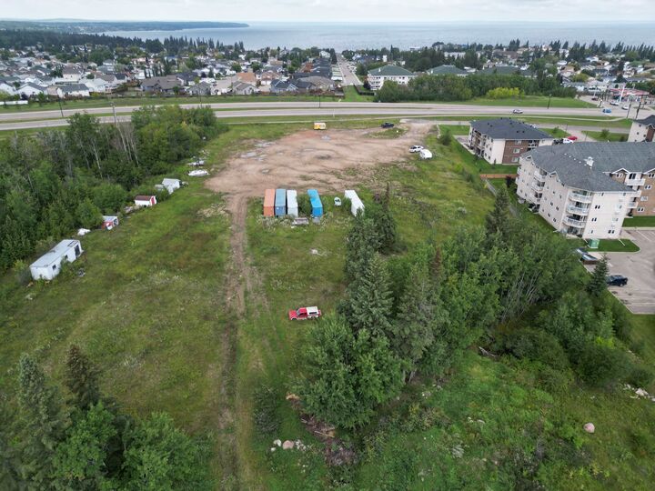 Property Photo:  1603 8 Avenue  AB T9M 1C2 