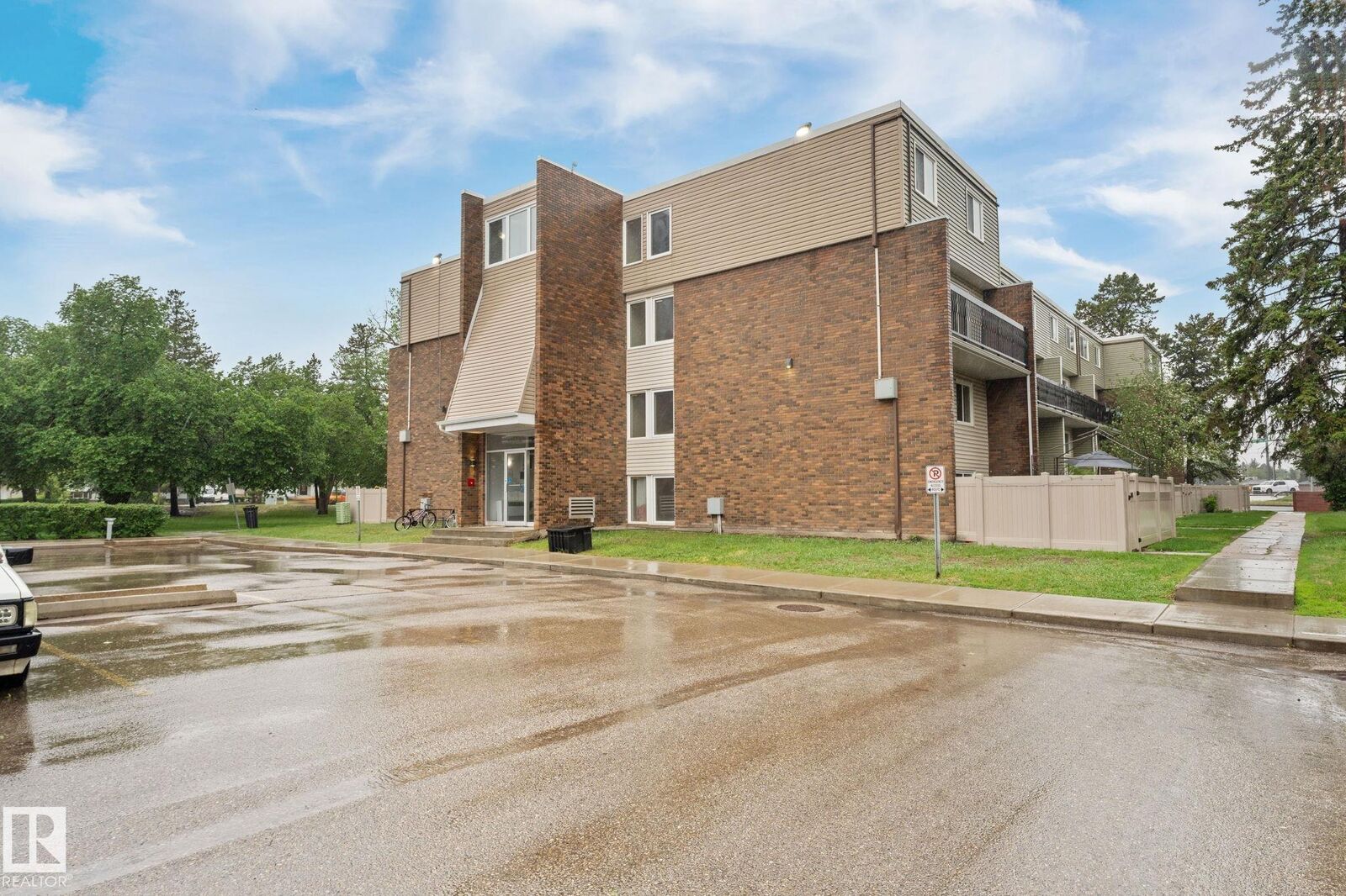Property Photo:  7815 159 Street NW 202  AB T5R 2E1 