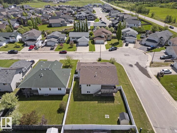 Property Photo: 2613 6 Avenue AB T9M 2C7