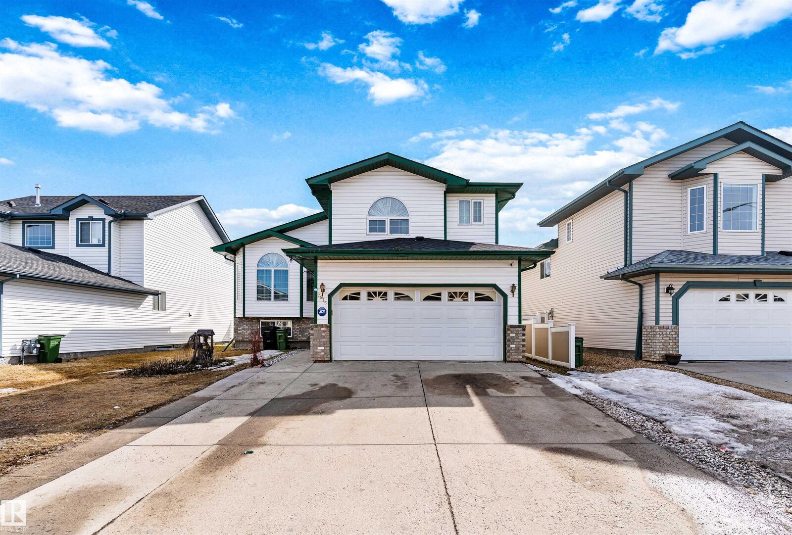 Property Photo: 2915 151A Avenue NW AB T5Y 2Y5