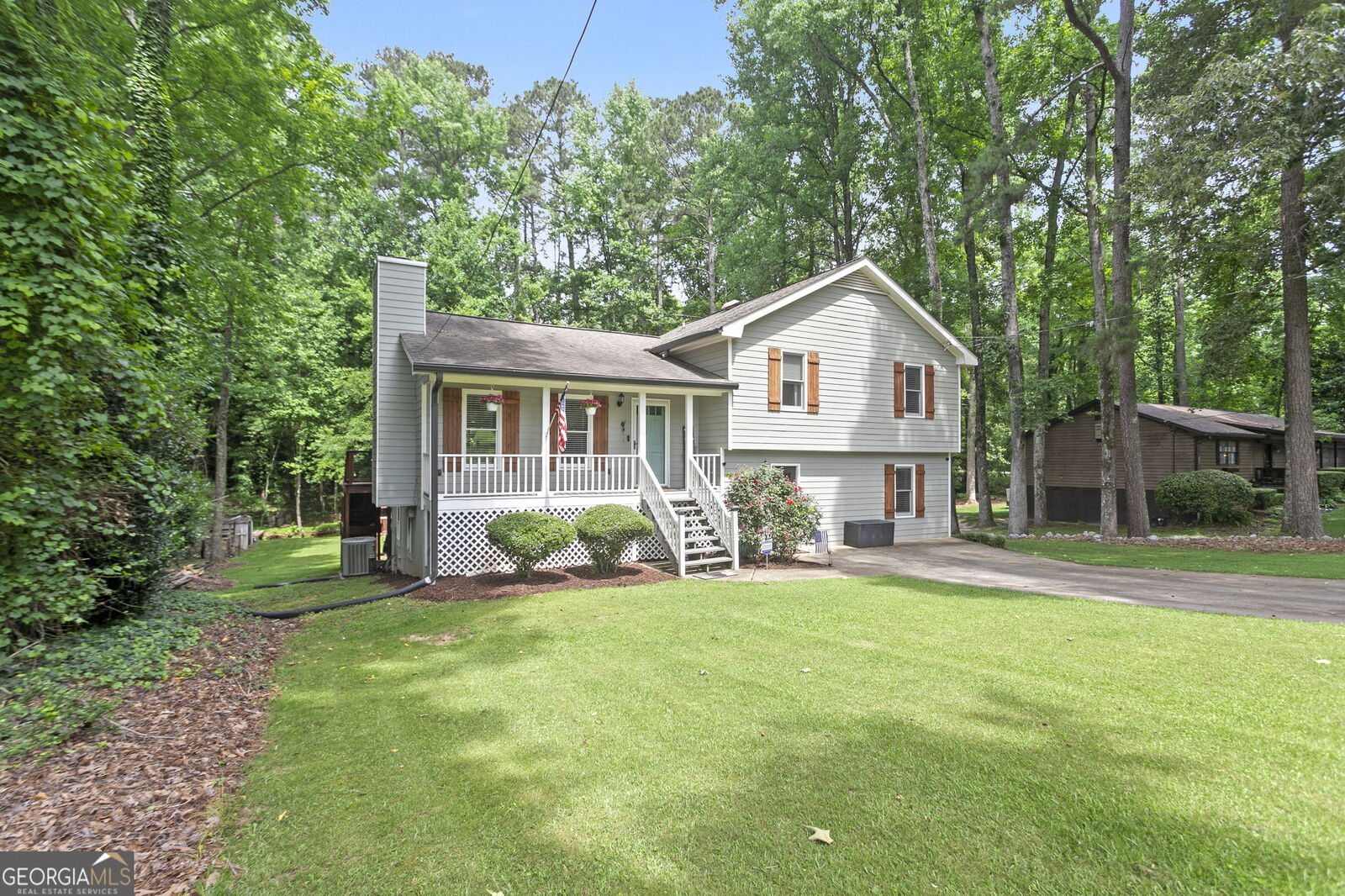 Property Photo: 5627 Pinedale Circle GA 30518